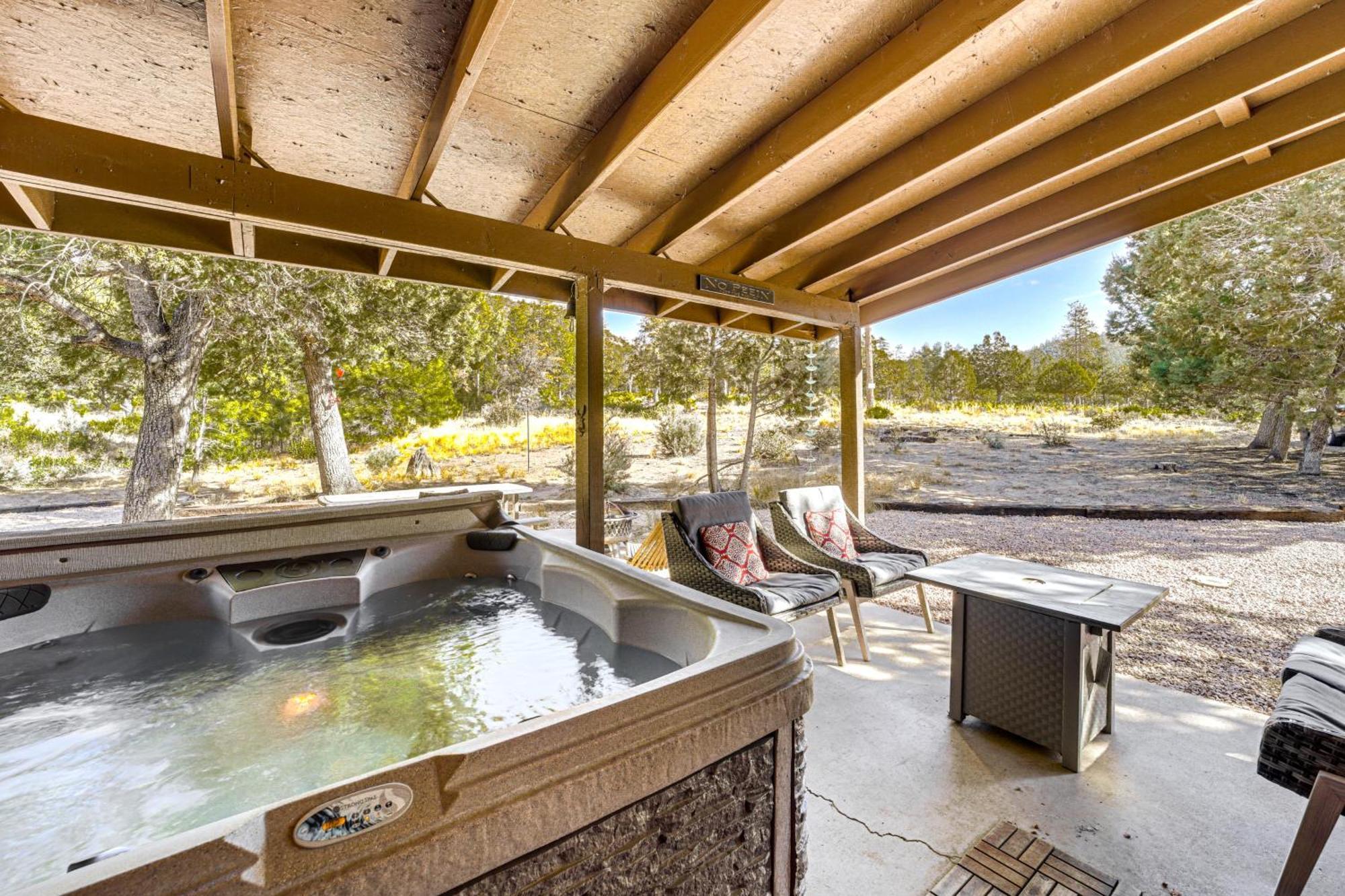 Peaceful Strawberry Cabin Fire Pit And Hot Tub Pine Bagian luar foto